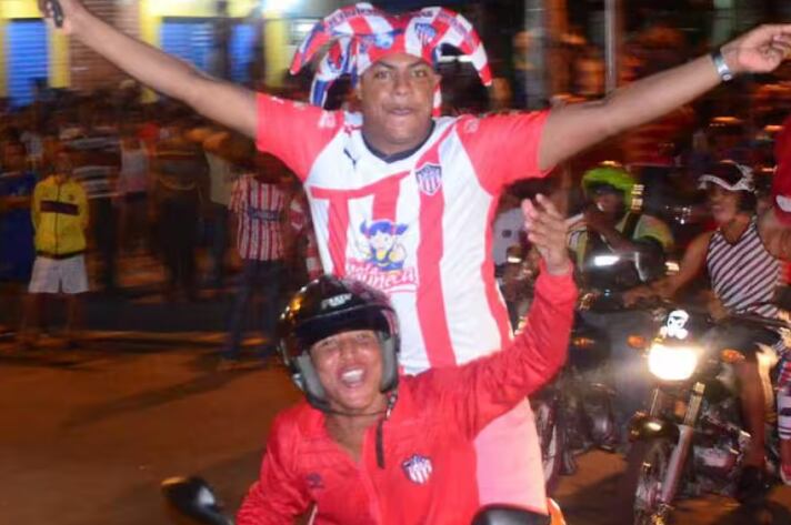 Una falsa estrella y varios históricos que han vestido las camisetas de ambos equipos.