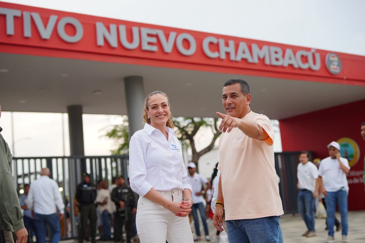 La ministra del Deporte, Juliana Gutiérrez, asistió a la apertura del escenario, en el marco de una agenda de reuniones con el Distrito para fortalecer el turismo deportivo y la inversión en obras de dicho ámbito.