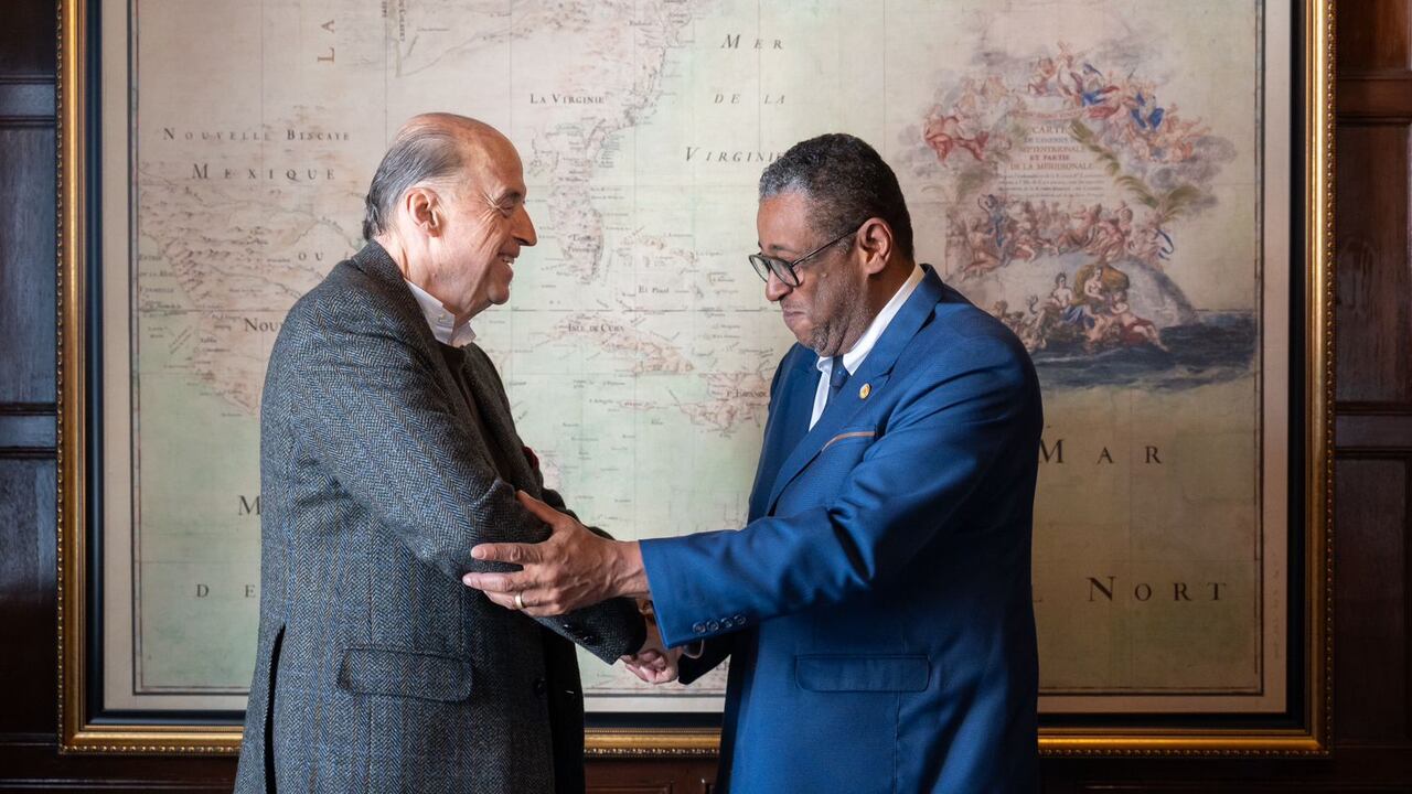 Álvaro Leyva se reunió con diplomático de Haití.