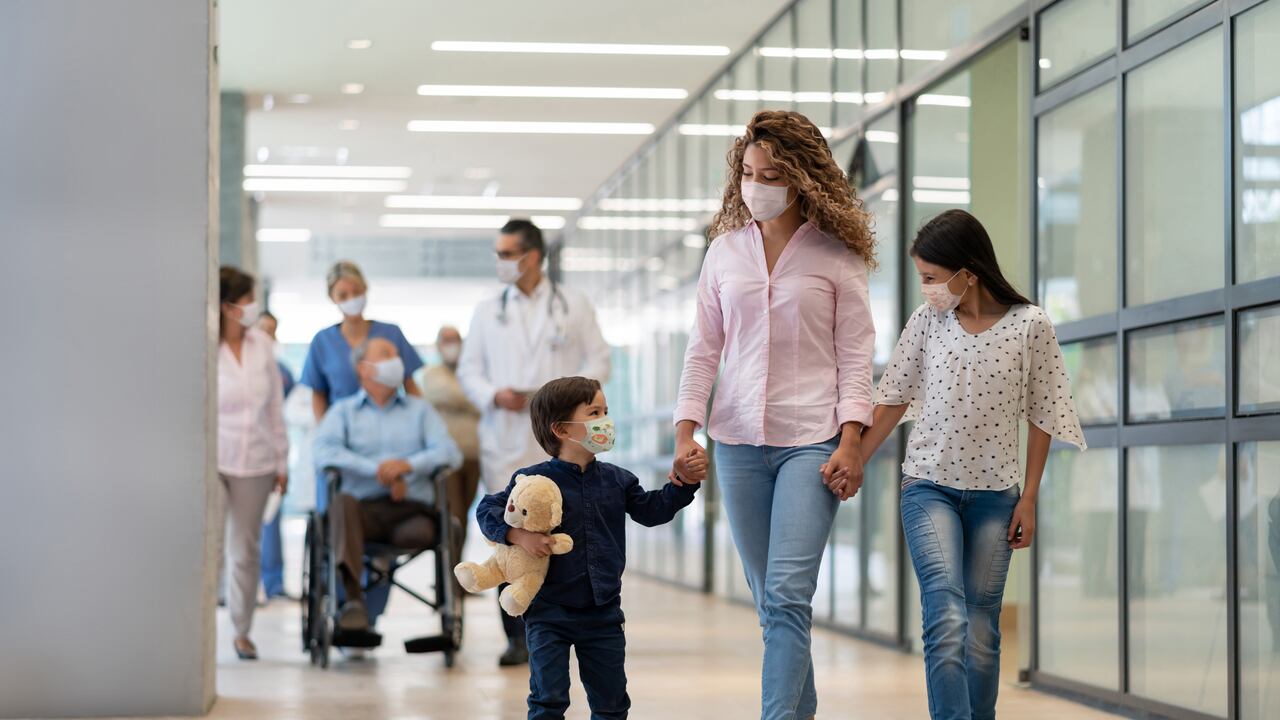 Consultas y exámenes de laboratorio: los nuevos servicios de los centros comerciales para facilitar el acceso a la salud