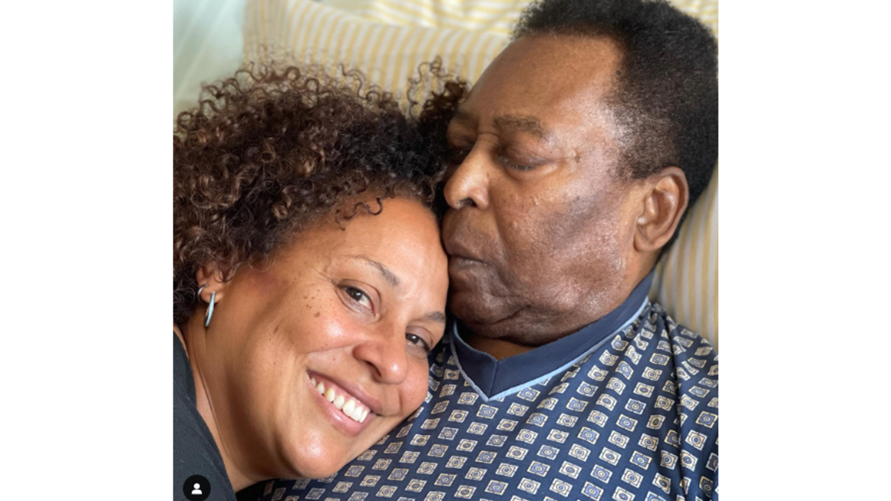 Kely Nascimento, hija de Pelé, confirmó que el estado de salud de su padre es estable.