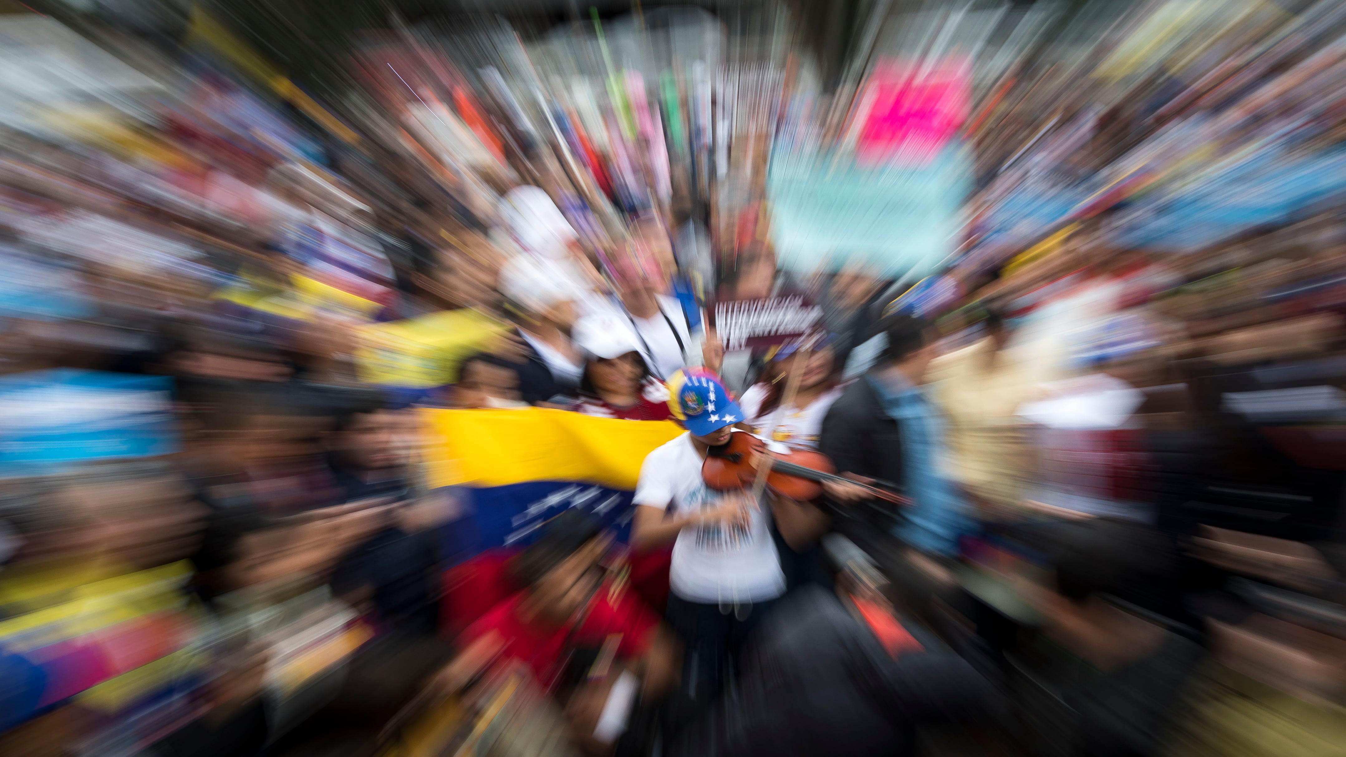 La cultura, y en particular la música, ha sido un mecanismo clave de integración entre migrantes y colombianos