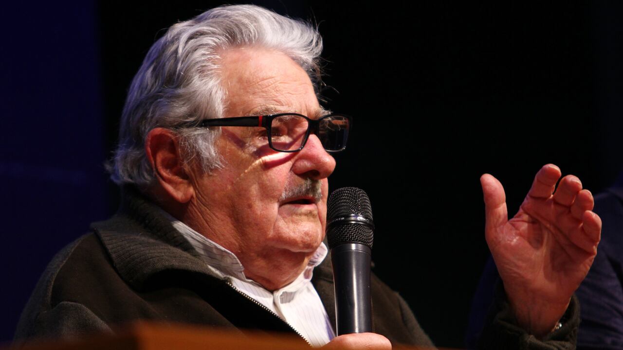 VII Conferencia Latinoamericana y Caribeña de Ciencias Sociales del Consejo Latinoamericano de Ciencias Sociales
CLACSO
Medellin
Anibal Gaviria
Lucía Topolansky
José Pepe Mujica
Revista Semana
11 de noviembre de 2015
Pablo Andrés Monsalve Mesa