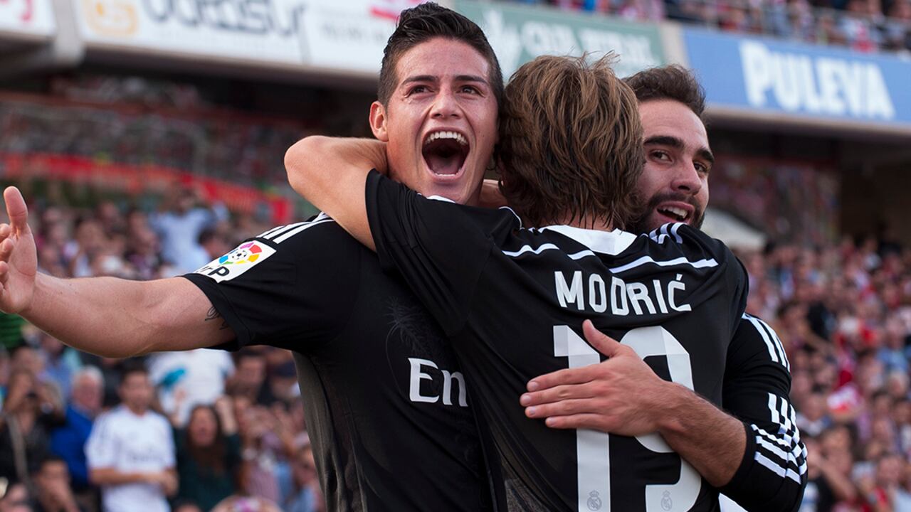 James Rodríguez, uno de los más esperados para los amistosos de la Selección, junto a algunos de sus compañeros del Real Madrid.
