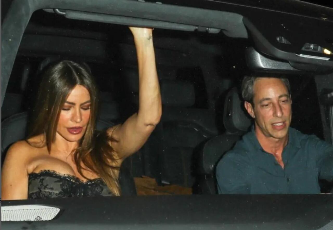 Sofía Vergara estaría saliendo con un reconocido cirujano Justin Saliman, fueron vistos saliendo de un restaurante.