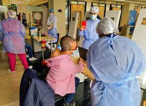 La UIS puso a disposición 14 puestos para avanzar con el plan de vacunación con la covid.