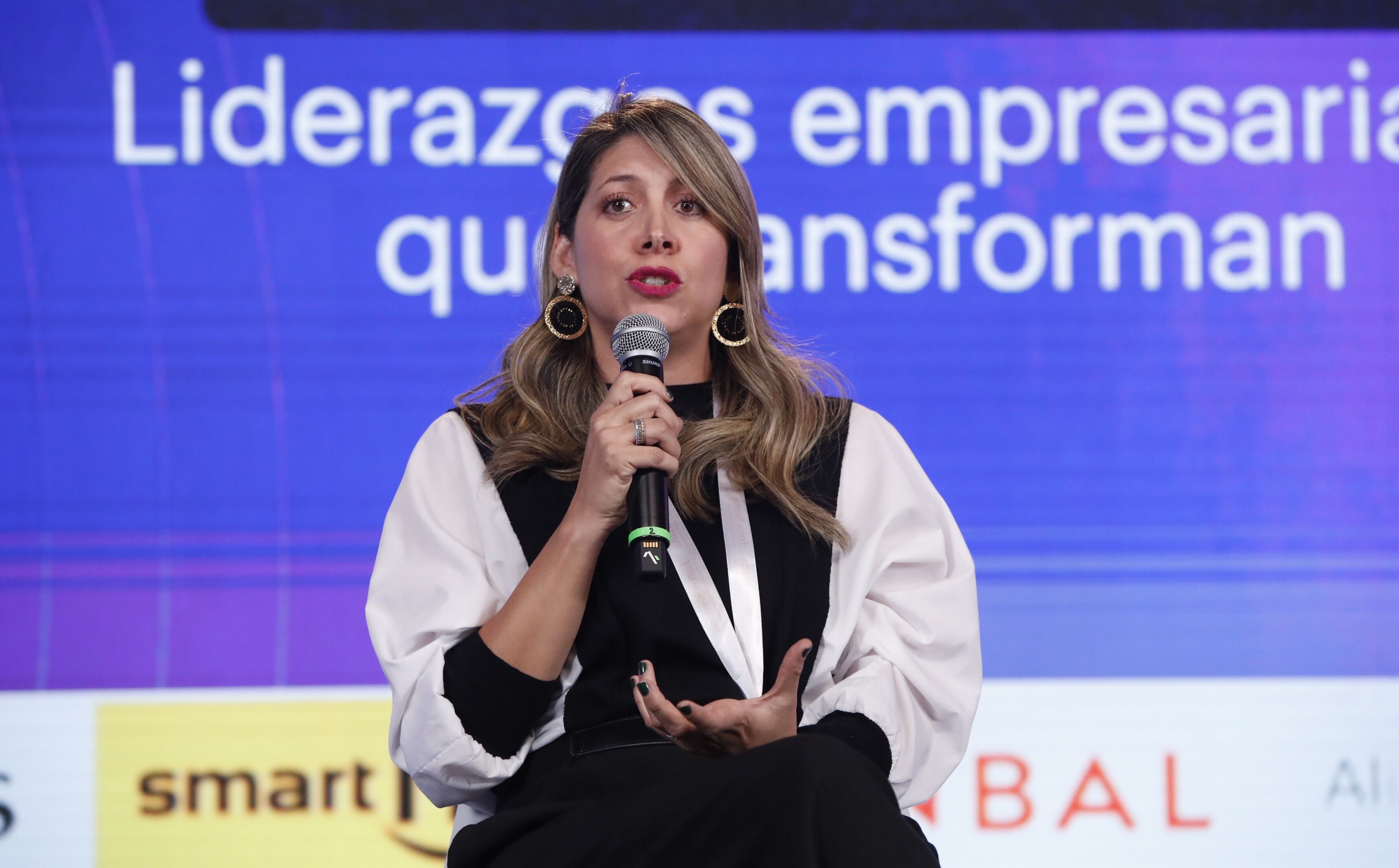 Liderazgos empresariales que transforman.
Isabel Cristina Martínez, vicepresidenta de Sostenibilidad y Servicios Corporativos del Banco de Bogotá.
Carolina Ibargüen Giraldo, gerente general de Kantar IBOPE Media.
Ana María Rodríguez Ordóñez, gerente de marketing de Red Bull Colombia.
Modera: Ariel Soto, editor de Foros SEMANA.