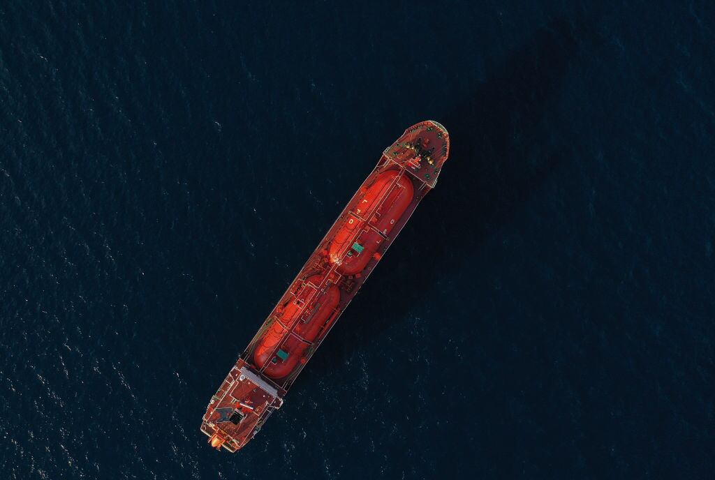 El buque cisterna de gas licuado de petróleo GAZ INTERCEPTOR, con bandera de Panamá, está amarrado frente a la costa de Chipre. Limassol, Chipre, viernes 26 de enero de 2024