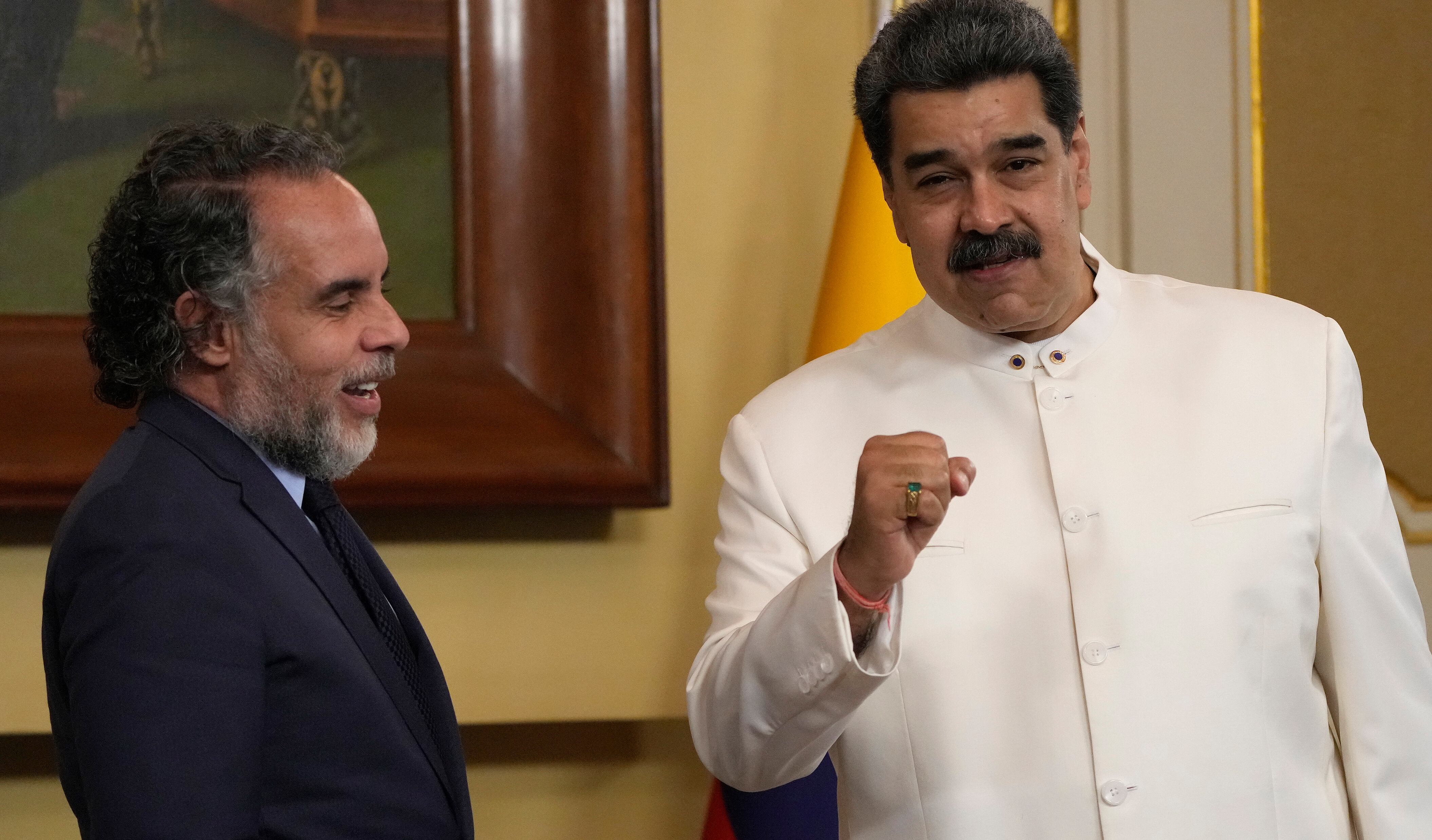 “Hoy, en mi cumpleaños, tomo posesión efectiva desde Venezuela ante el Ministerio de Relaciones Exteriores como embajador de Colombia en nuestro país vecino", dijo Benedetti.