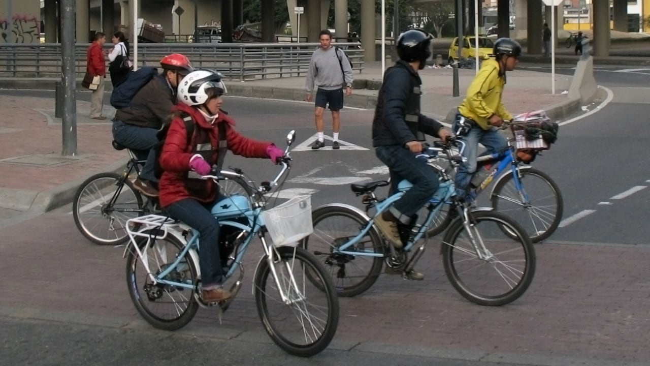 En el mundo se fabrican más de 100 millones de bicicletas anualmente, tres veces más que el número de automóviles.