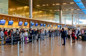 El turismo generó alrededor de 10.000 millones de dólares en 2024, un indicativo de que es necesario seguir fortaleciendo este sector, iniciando por el transporte aéreo.