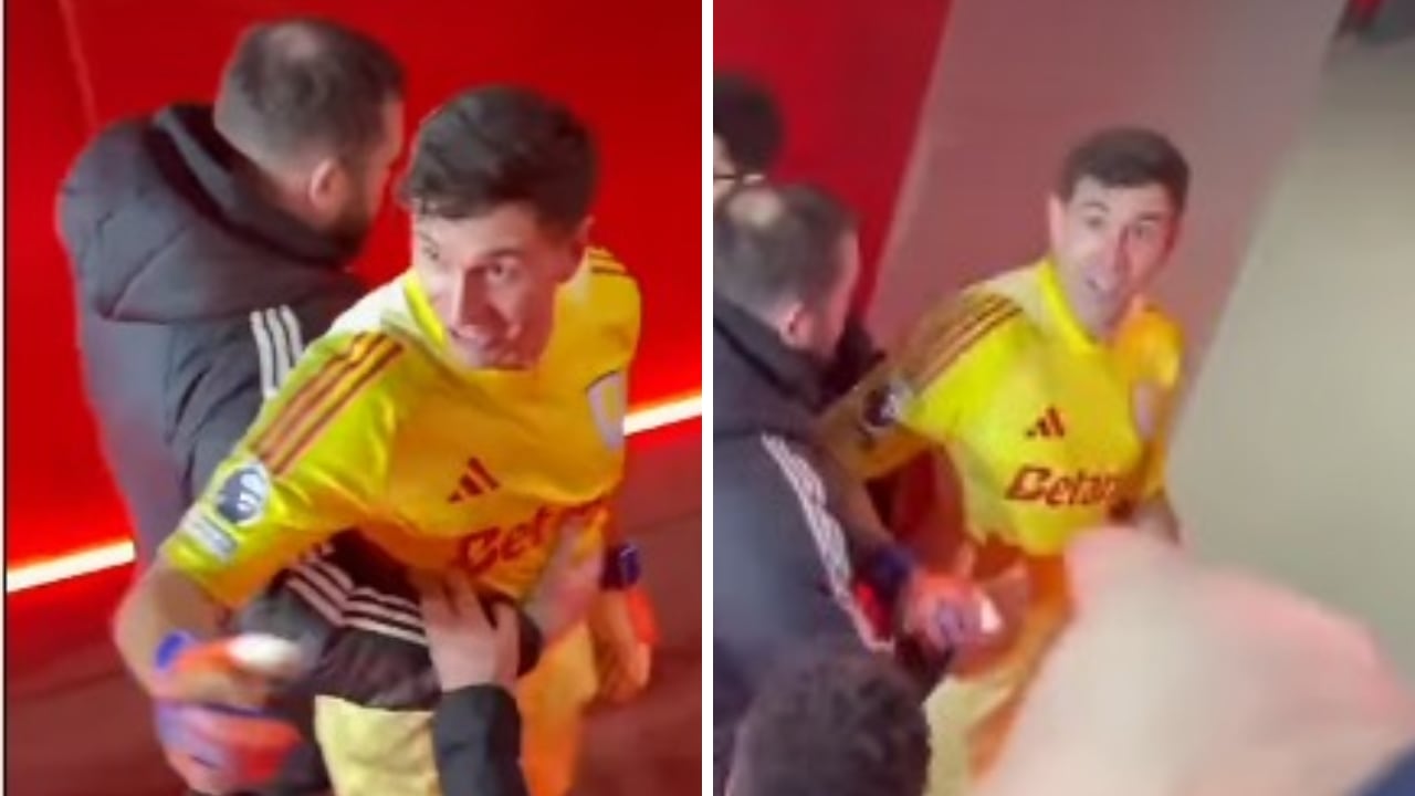 Dibu Martínez y una particular discusión con los hinchas de Arsenal