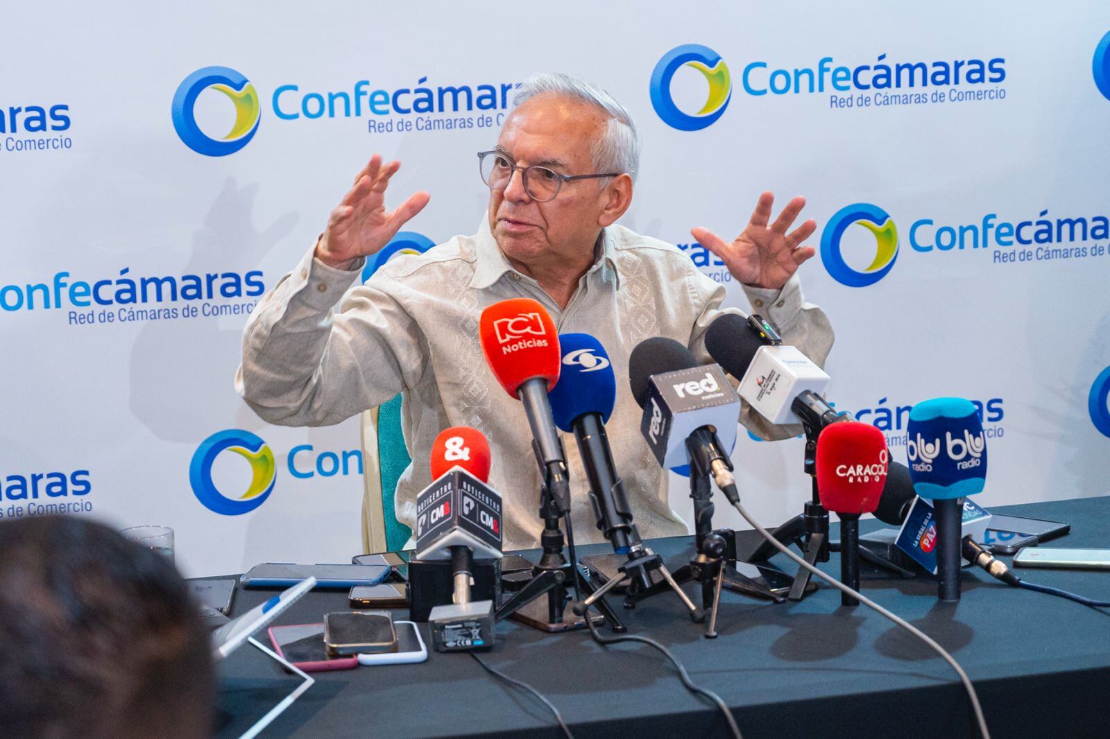 El ministro de Hacienda, Ricardo Bonilla, participó en el Congreso de Confecámaras.