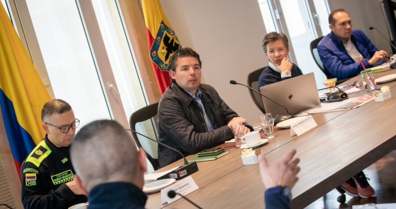 La alcaldesa de Bogotá preside un consejo extraordinario de seguridad este sábado.