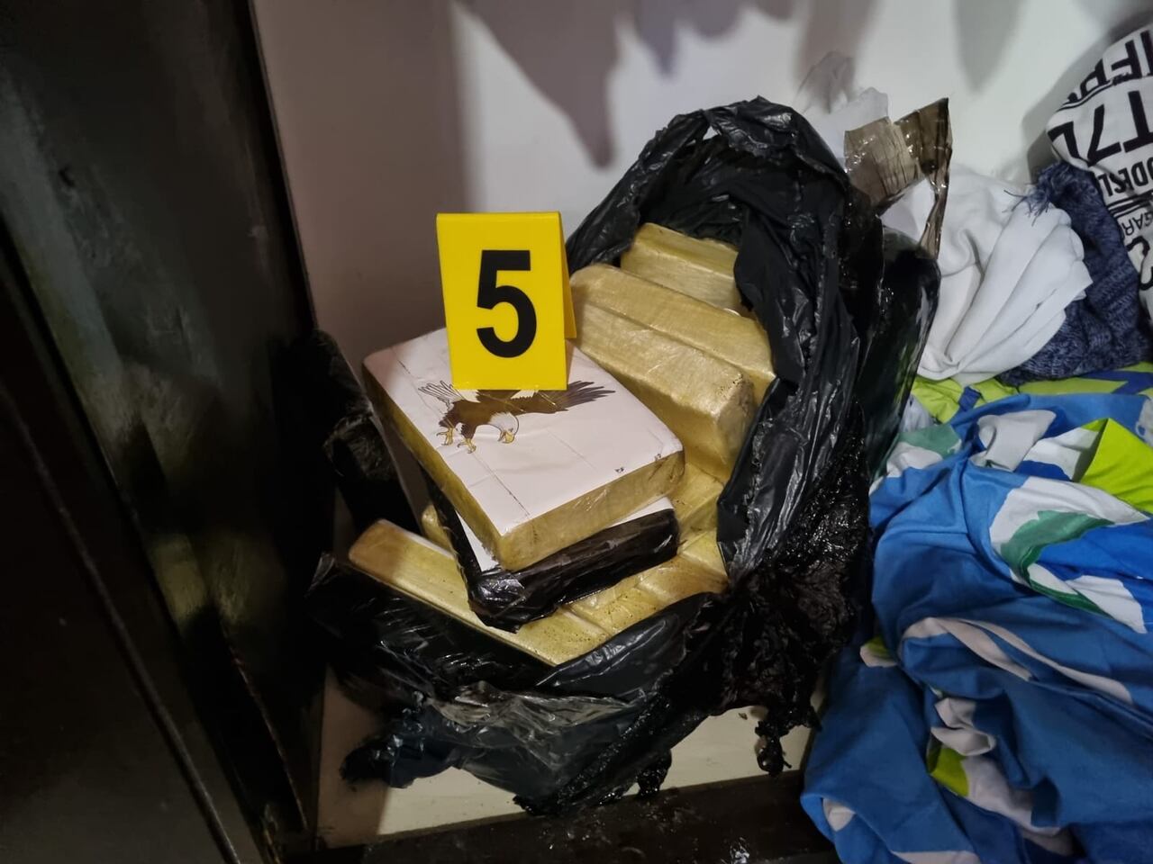 En el operativo contra Los Puntilleros la policía encontró cocaína.