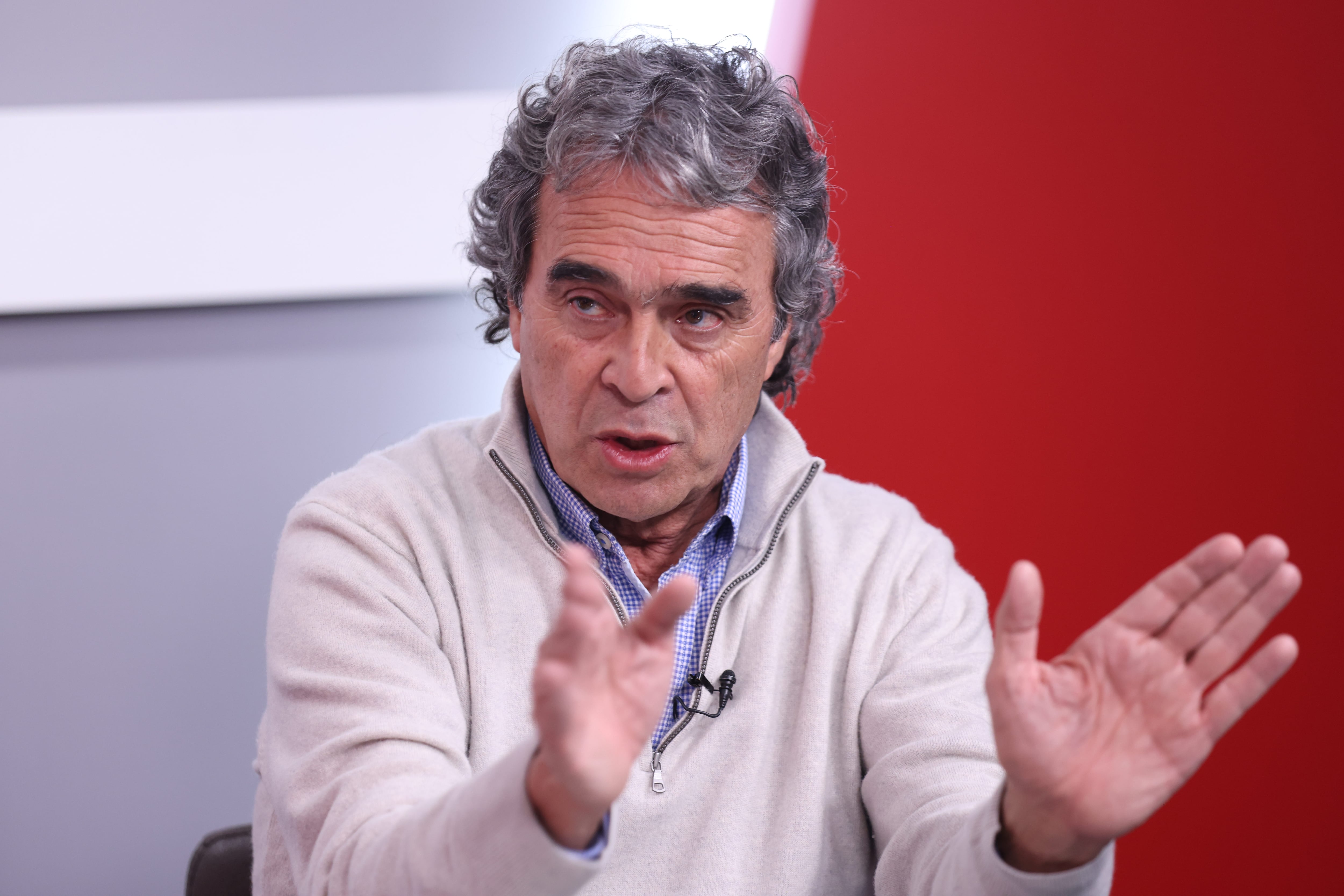 Vicky Davila entrevistará en vivo a Sergio Fajardo
Domingo 3 mayo 2026