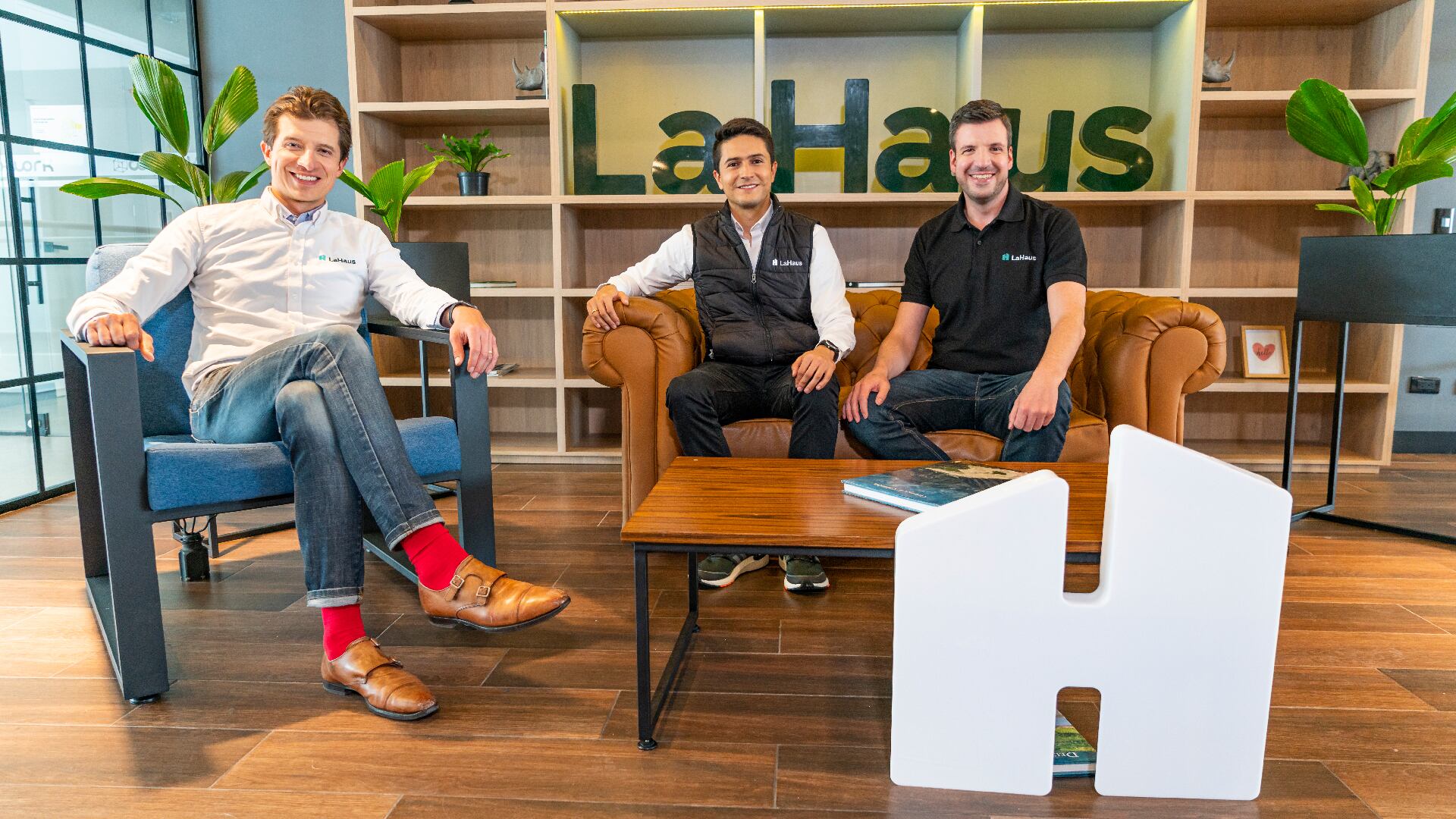 Rodrigo Sánchez-Ríos, cofundador y presidente de La Haus; Santiago García y Thomas Floracks, nuevo Chief Product Officer.