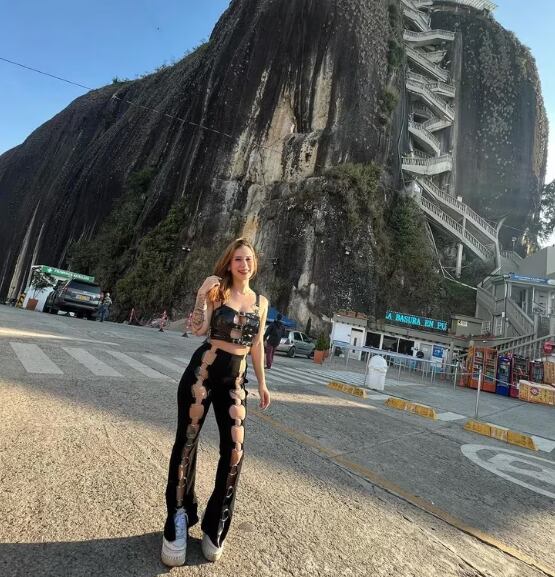 La joven es una reconocida modelo webcam.