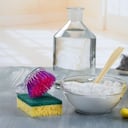 El bicarbonato de sodio es un elemento muy usado para realizar limpieza en el hogar.