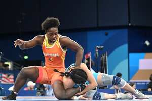 Tatiana Rentería en la semifinal de lucha de los Juegos Olímpicos 2024.