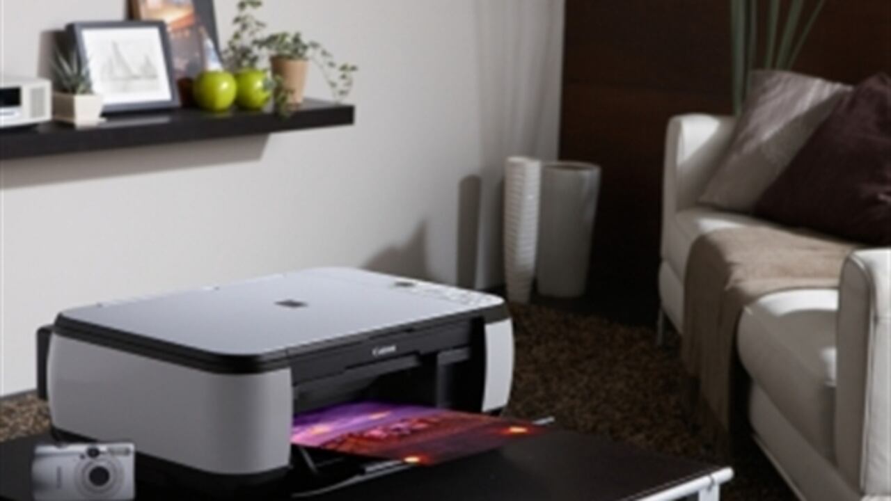 La Pixma MP270 genera bellas impresiones de tamaño 4" x 6" (10 x 15 cm) sin bordes en aproximadamente 45 segundos con una impresionante resolución de color de 4800 x 1200 dpi.