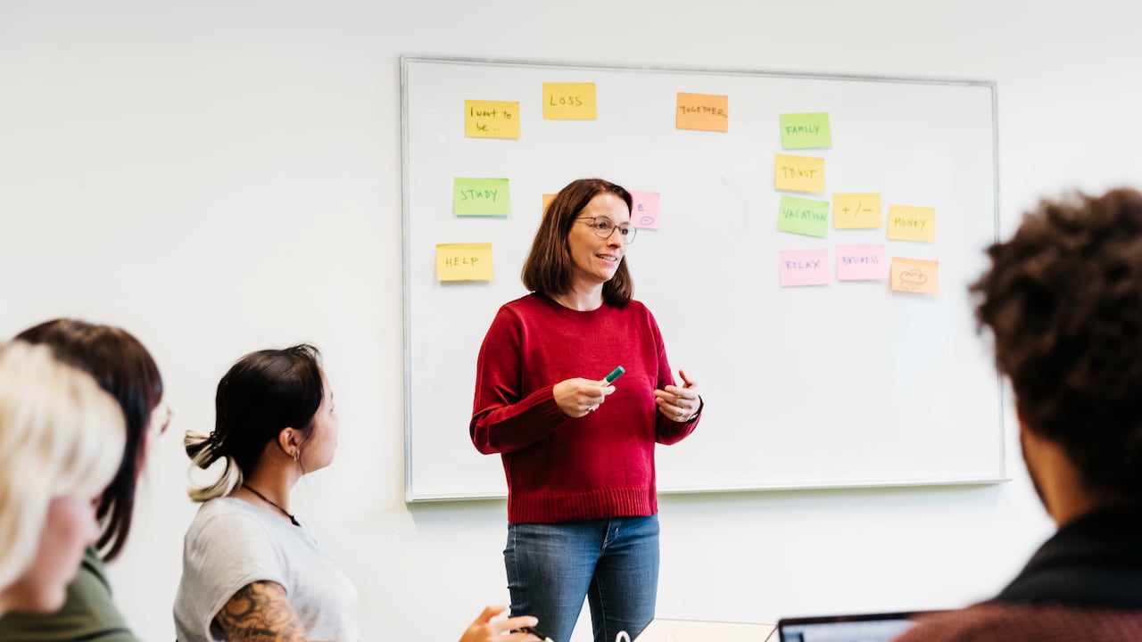 Profesores pueden aplicar a varias vacantes en Colombia.