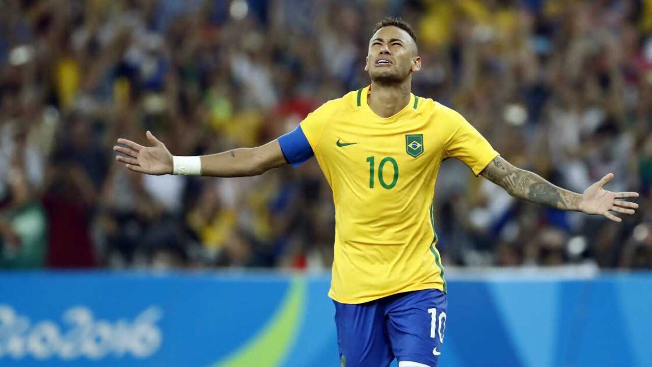 Neymar hizo el penalti definitivo del título. Odd Andersen/AFP