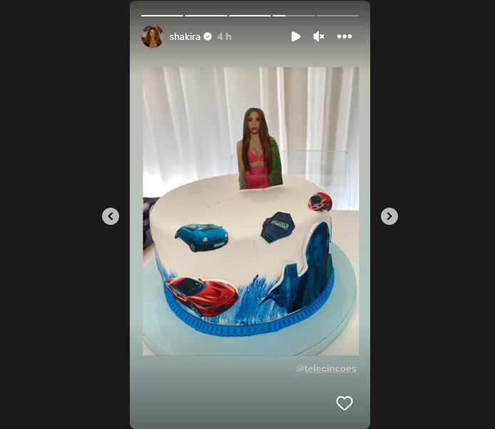 Shakira y su pastel de cumpleaños