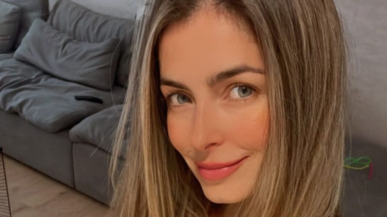 Cristina Hurtado subió la temperatura con provocativas fotos en vestido de baño. Foto: Instagram @crisshurtado