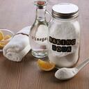 Bicarbonato de sodio vinagre para prepara insecticida.