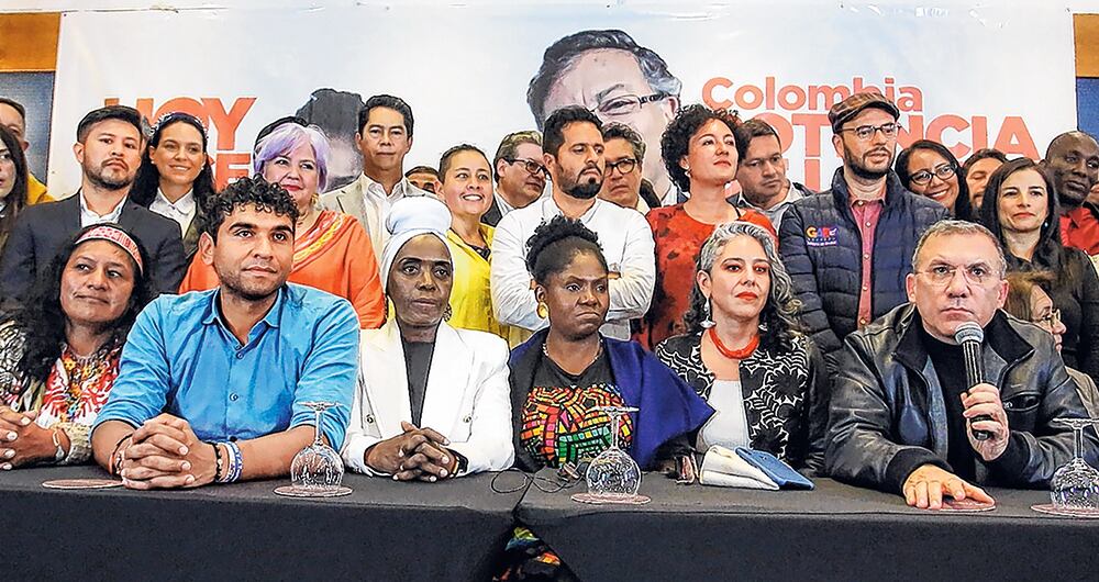    Algunos líderes del Pacto Histórico piensan que lo mejor es que cada uno se vaya por su lado. Otros proponen unificar los partidos.