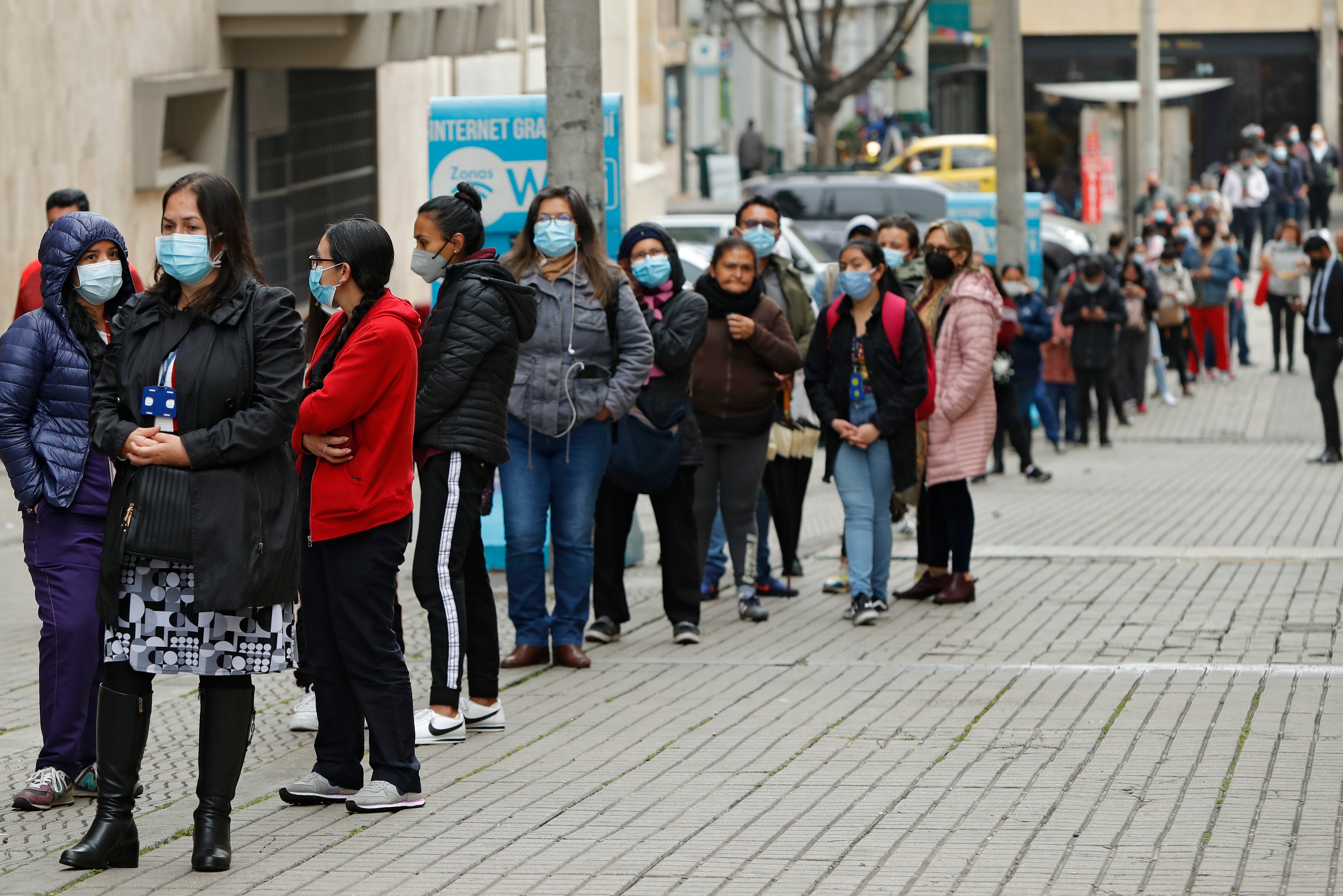 Pruebas PCR gratis de la Secretaría de Salud de Bogotá  para detectar el Covid 19 cuando la cepa Ómicron es la dominante.
Bogotá enero 13 del 2022
Foto Guillermo Torres Reina / Semana