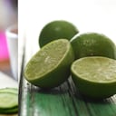 El pepino y el limón contienen propiedades diuréticas que ayudan a eliminar líquidos del cuerpo y a desinflamarlo.