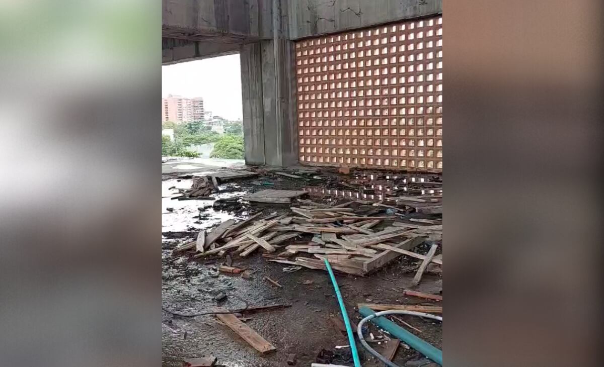 Las deplorables imágenes del estadio Guillermo Plazas Alcid, casa del Atlético Huila.