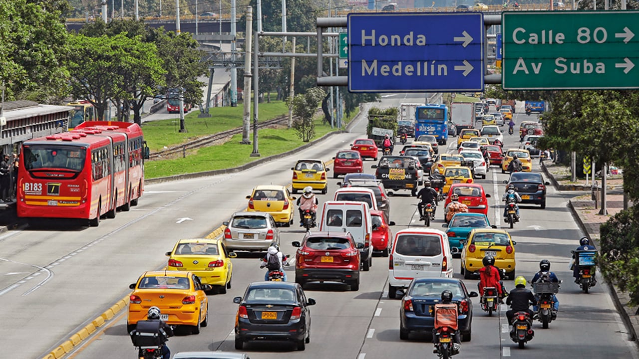 Pico y placa todo el día en Bogotá obliga al uso del transporte público malo e inseguro.