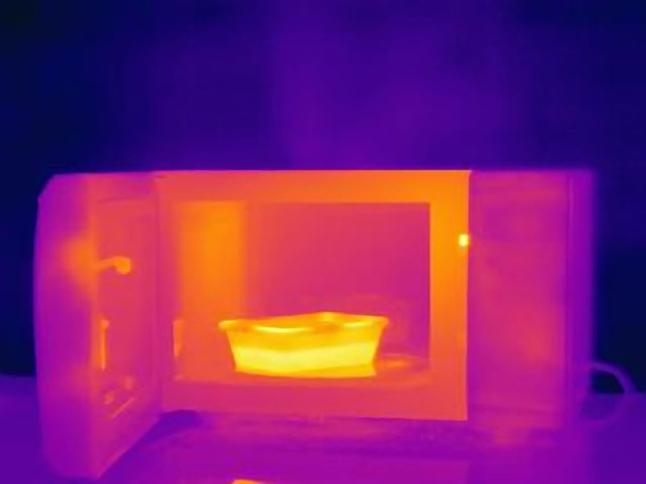 Más allá de su conveniencia, ¿puede el uso del horno microondas estar vinculado con el cáncer? Expertos en salud pública analizan los datos disponibles.