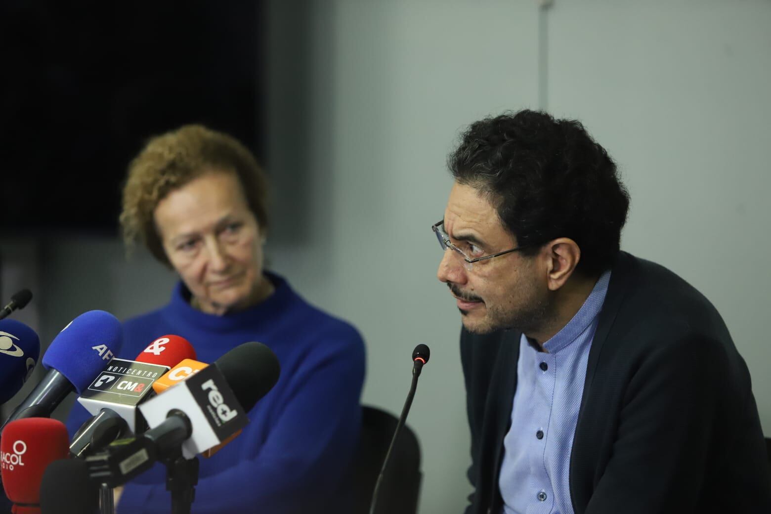 Rueda de Prensa negociadores del Gobierno con el ELN  Vera Grabe e Iván Cepeda