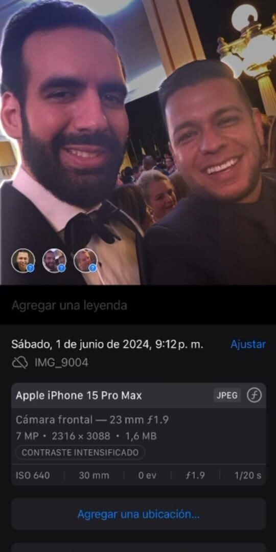 El presidente Nayib Bukele junto al senador Jota Pe Hernández.