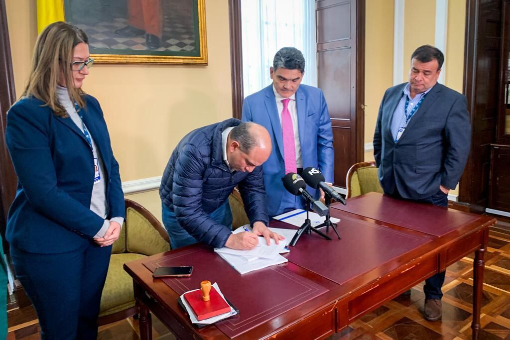 Defensor del Pueblo radicó proyecto de reforma a la Ley de Víctimas; ¿qué busca cambiar?