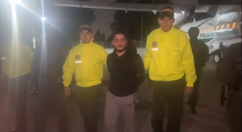 Alias Junior llegó a Bogotá en la noche de este sábado, 3 de febrero