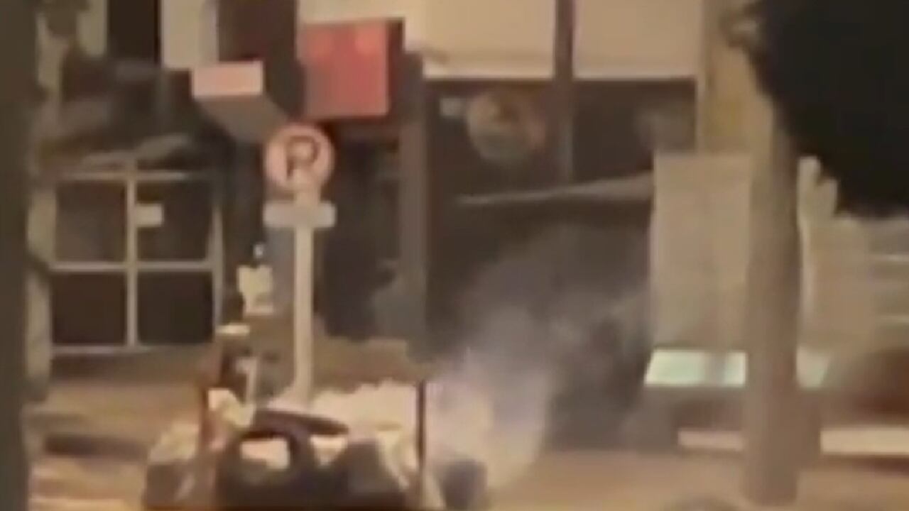 El explosivo fue detonado en horas de la noche de este viernes.