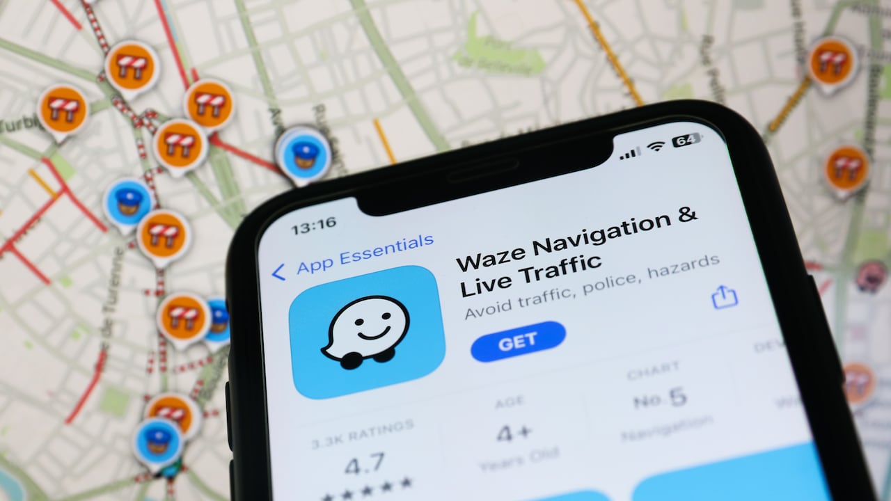 Waze ofrece información en tiempo real sobre el tráfico.