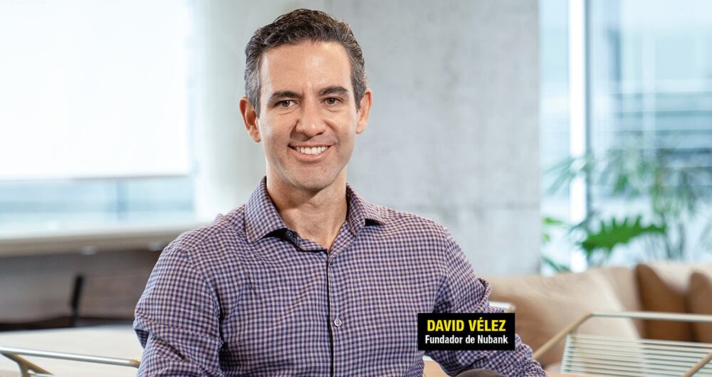  Vélez es un empresario global: nació en Medellín en 1981 y emigró con su familia a Costa Rica cuando tenía 8 años. Estudió en Estados Unidos y creó su fintech en Brasil.