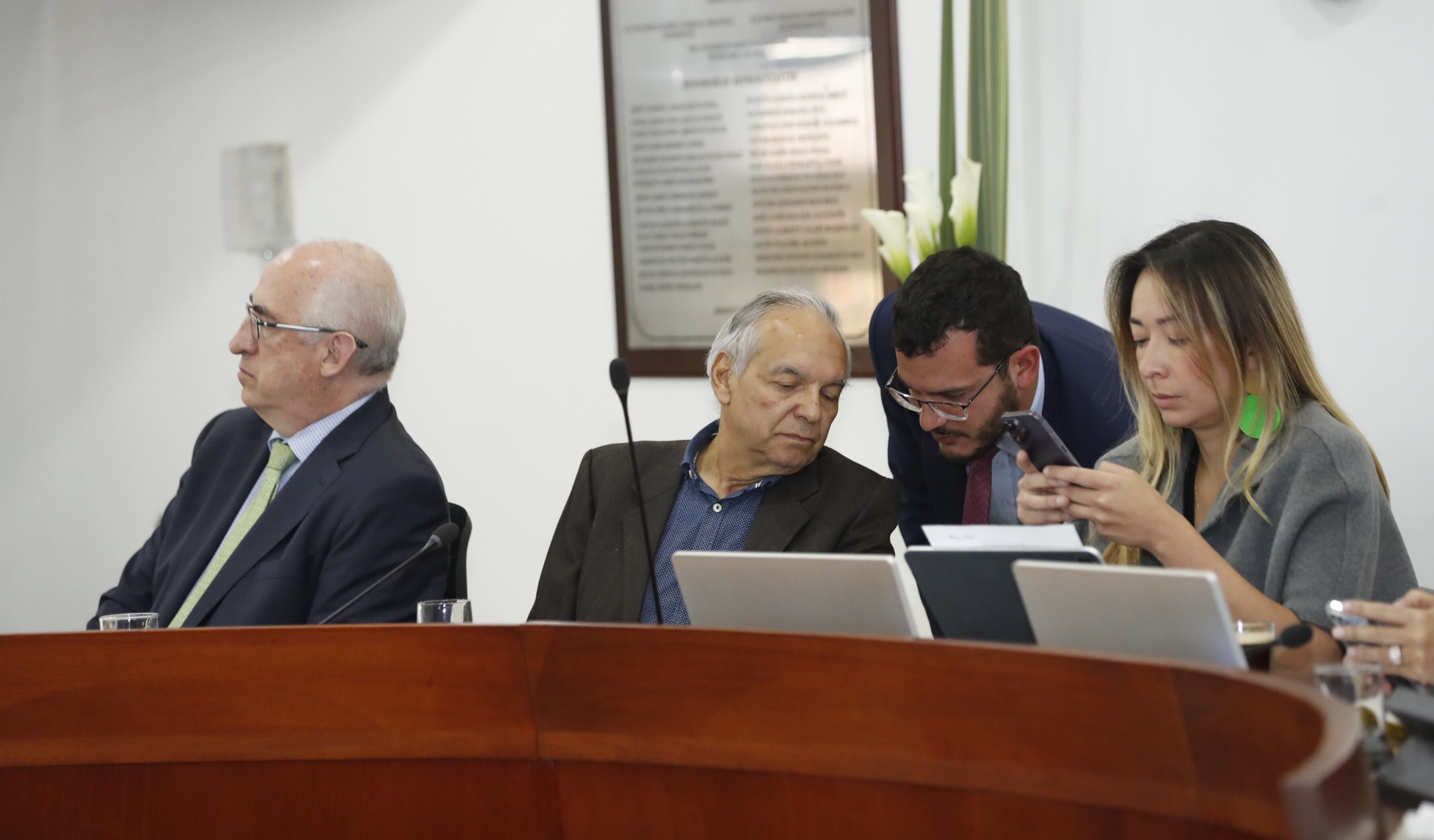 Leonardo Villar Gerente Banco de la República y Ricardo Bonilla Ministro de Hacienda
Cámara de Representantes