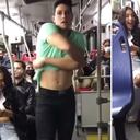 Un hombre desconocido hizo un provocativo baile de striptease en una ruta de Transmilenio