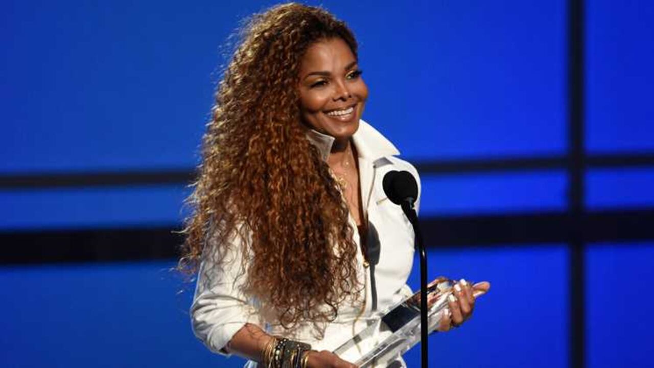 Jackson suele ser discreta con su vida personal y en 2012 no dio a conocer inmediatamente su matrimonio con Al Mana