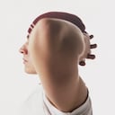 La epidermis que cubre las áreas de los codos y rodillas es más gruesa, ya que es la defensa natural de las articulaciones y tiende a oscurecerse.