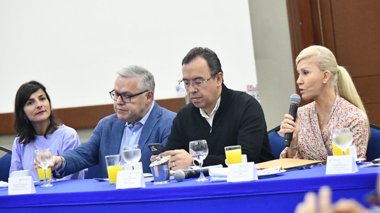 El cónclave de La U ha sido liderado por Dilian F. Toro y han participado varios ministros del Gobierno.