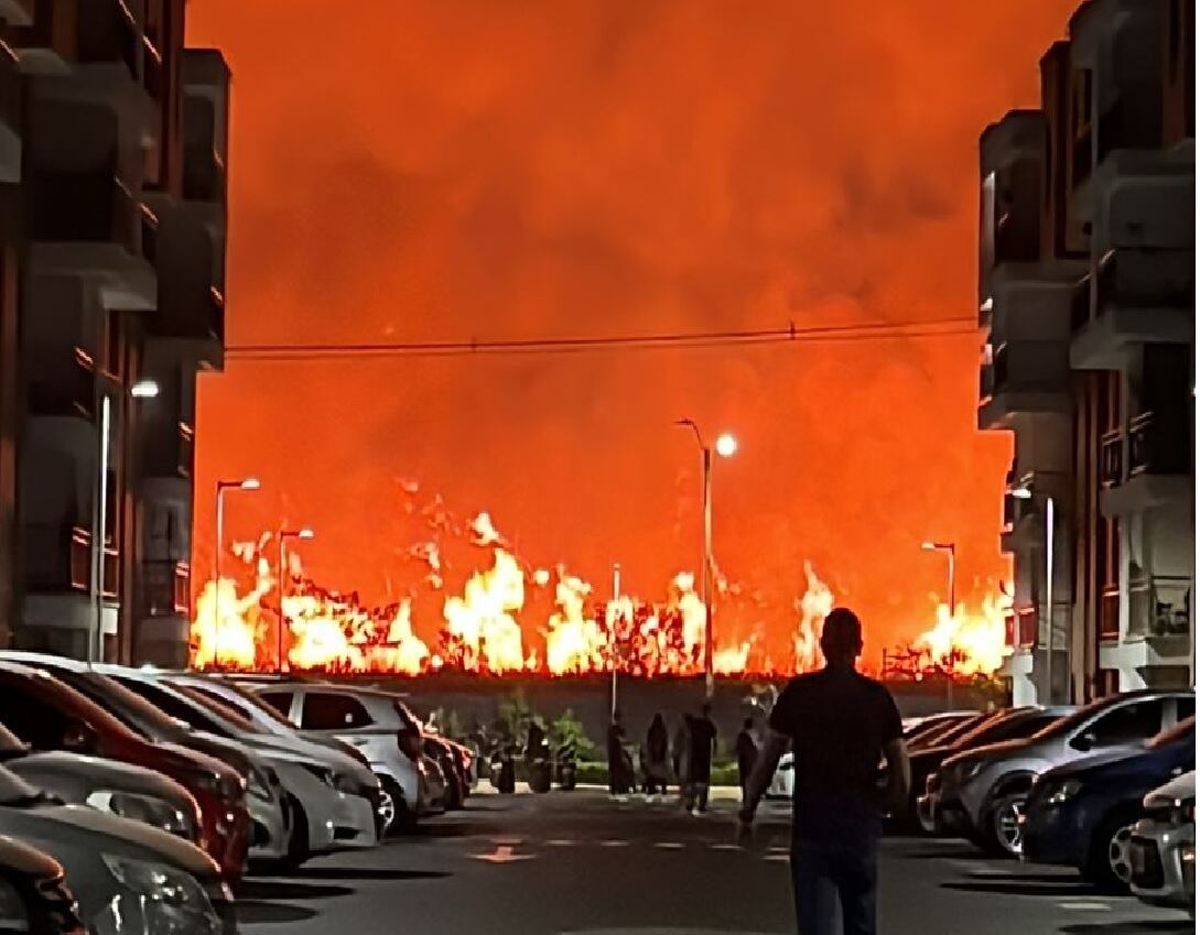 Circiulan impresionantes imágenes en redes sociales del voraz incendio.