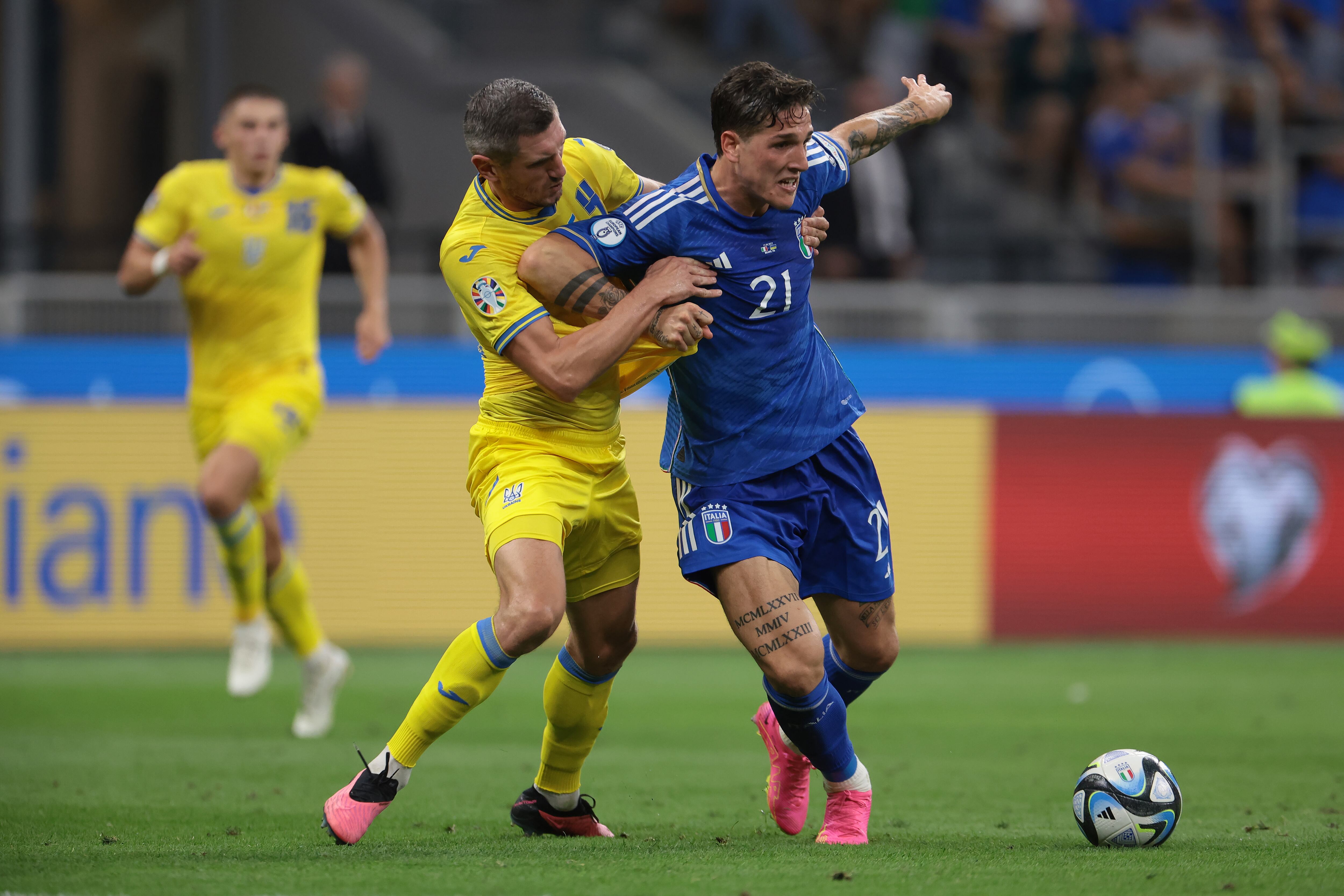 Nicolo Zaniolo con Italia frente a Ucrania.